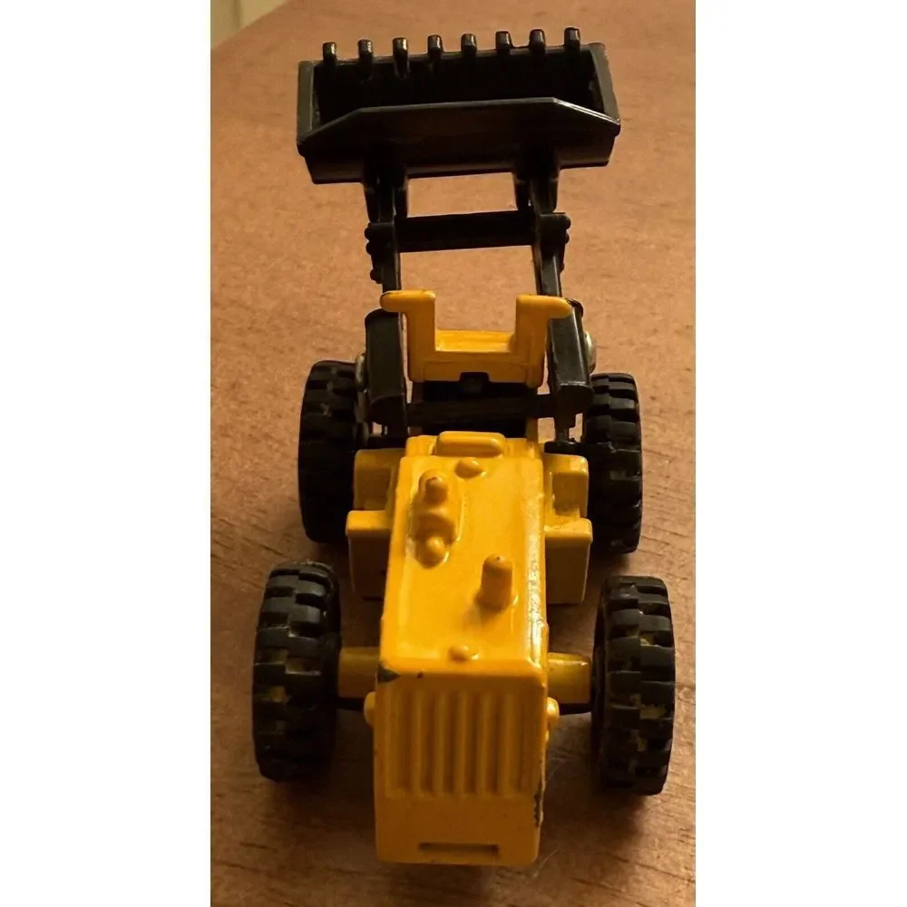Vintage Die Cast‎ Tractor Shovel No. 9706 Yellow and Black 1/64 Scale